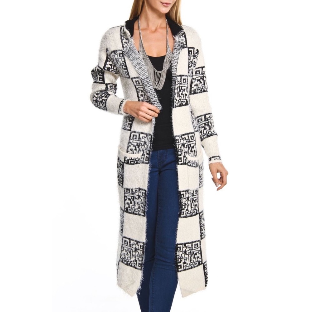 Longline Cardigan In Beige & Black
